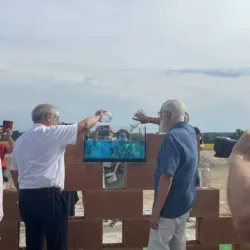 Pose de la première pierre du centre aquatique à Auterive avec René Azéma