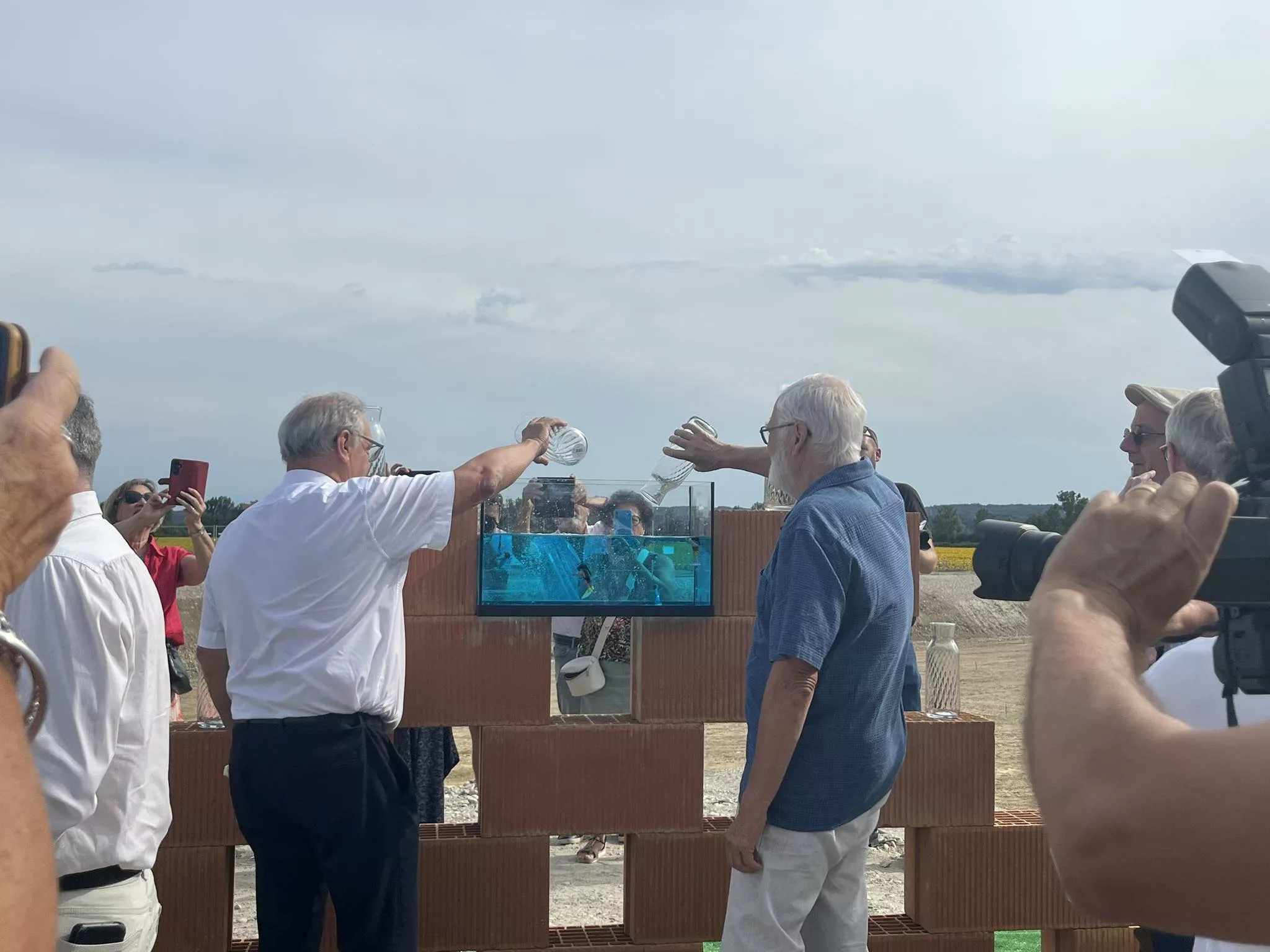 Pose de la première pierre du centre aquatique à Auterive avec René Azéma